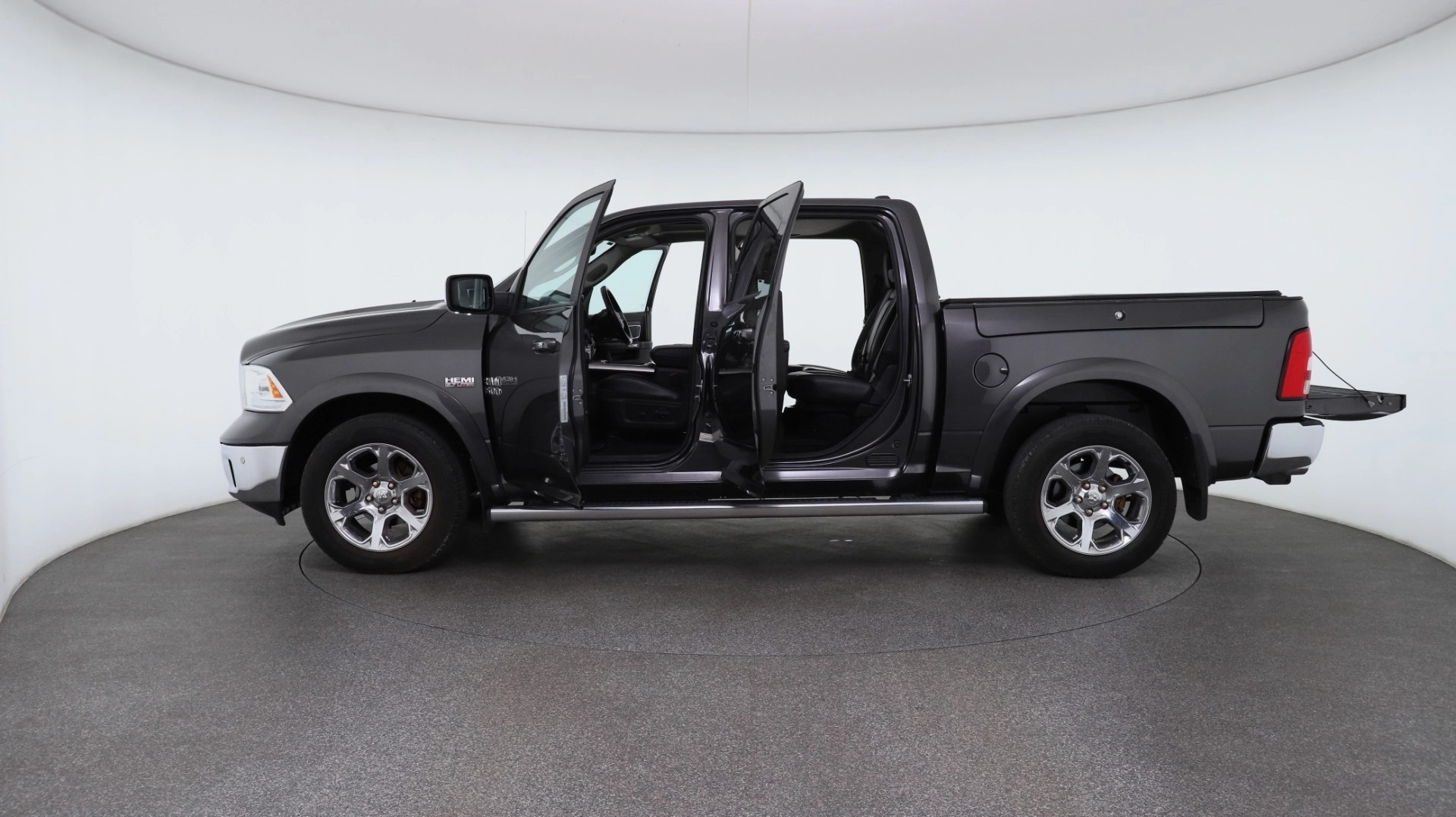 2021 Ram 1500 LARAMIE RAMBOX Used 54,046km Auto Petrol - Image 4
