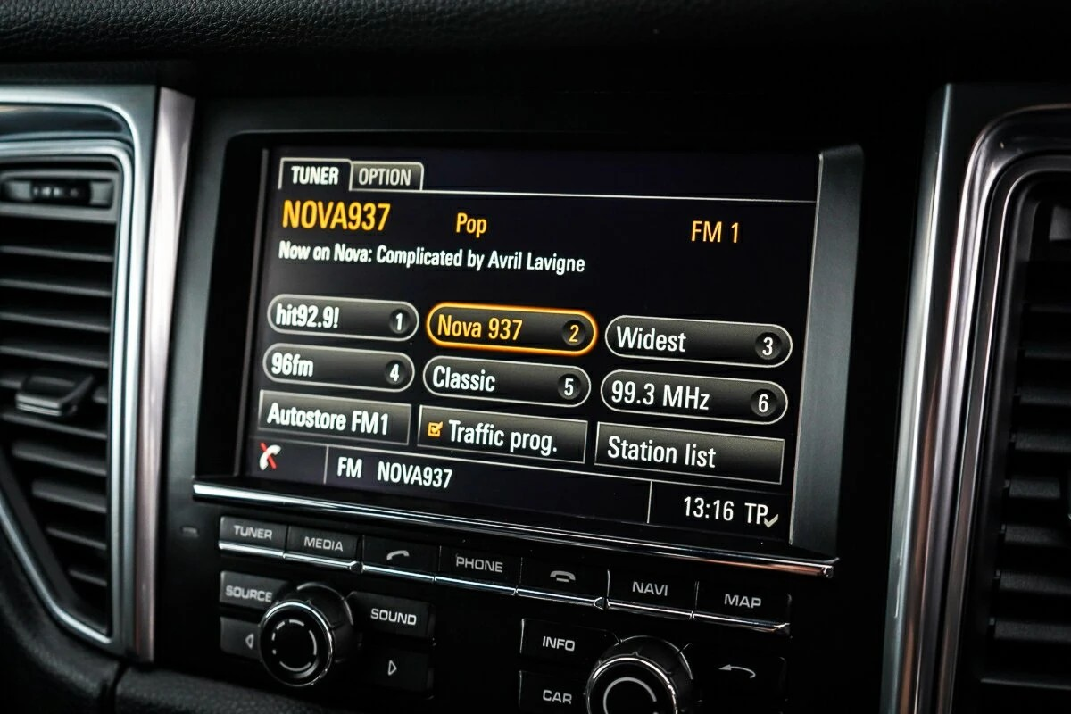 2015 Porsche Macan S Used 85,970km Auto Petrol - Image 14