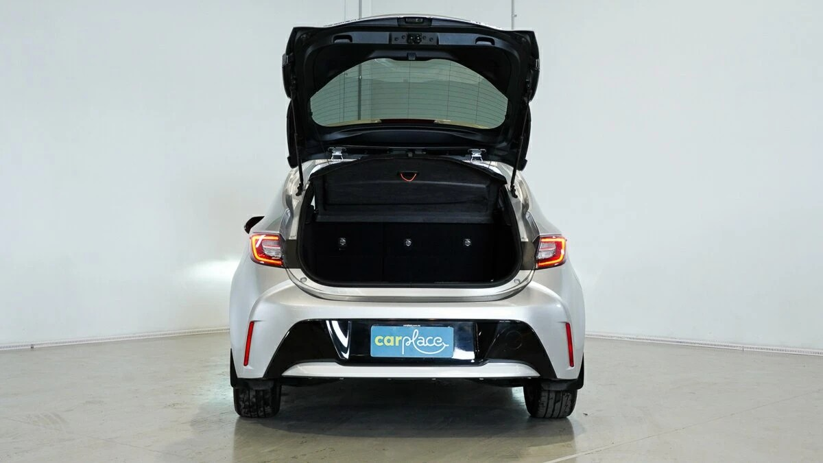 2020 Toyota Corolla ASCENT SPORT HYBRID Used 73,969km Auto Petrol - Image 8