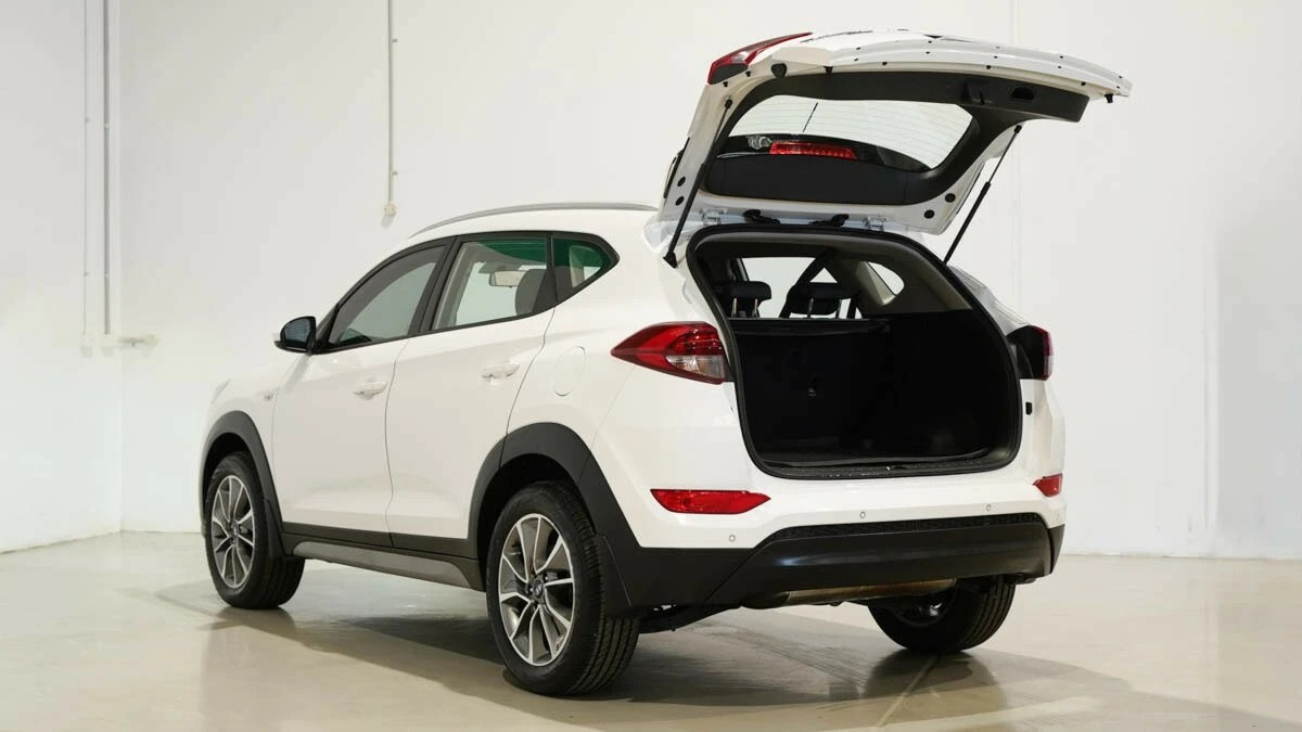 2018 Hyundai Tucson ACTIVE X Used 35,701km Auto Petrol - Image 6
