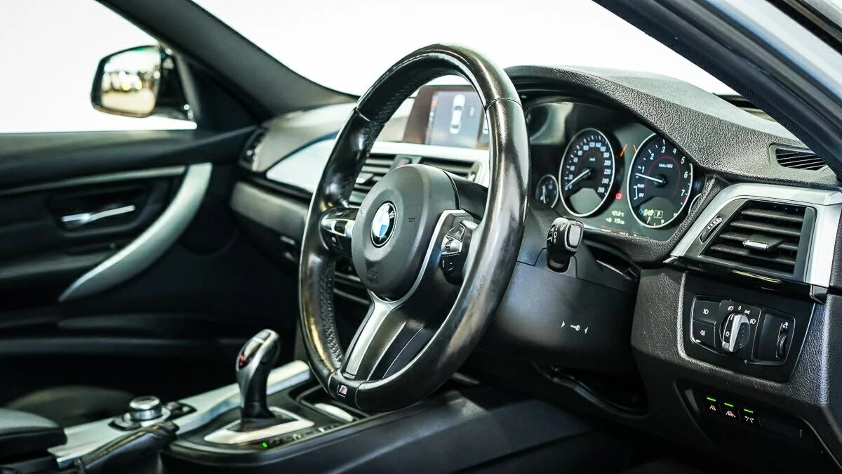 2016 BMW 3 Series 320I M SPORT Used 82,399km Auto Petrol - Image 9