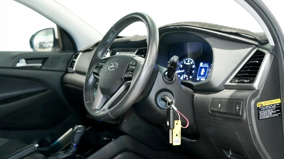 2018 Hyundai Tucson ACTIVE X Used 35,701km Auto Petrol - Image 3