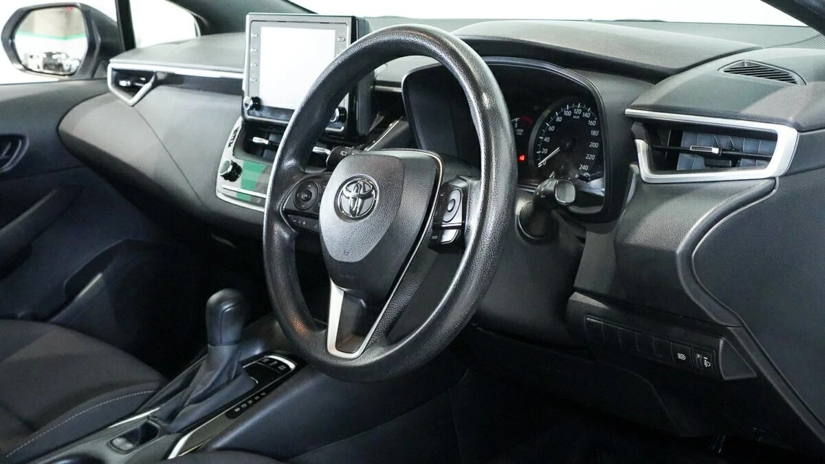 2020 Toyota Corolla ASCENT SPORT HYBRID Used 73,969km Auto Petrol - Image 6